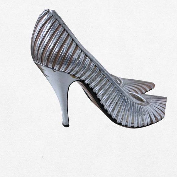 Tom Ford Era Gucci Metallic Silver Heels size 9 - Picture 4 of 9